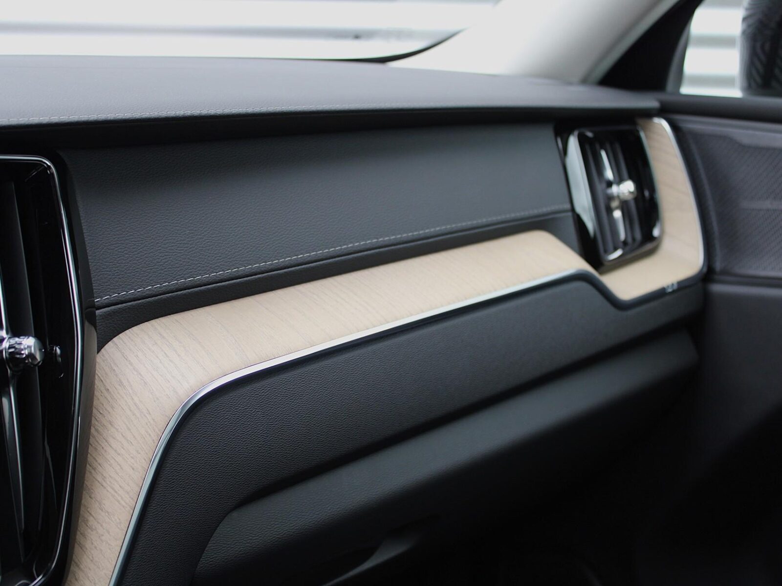 Volvo XC60 - Foto 22