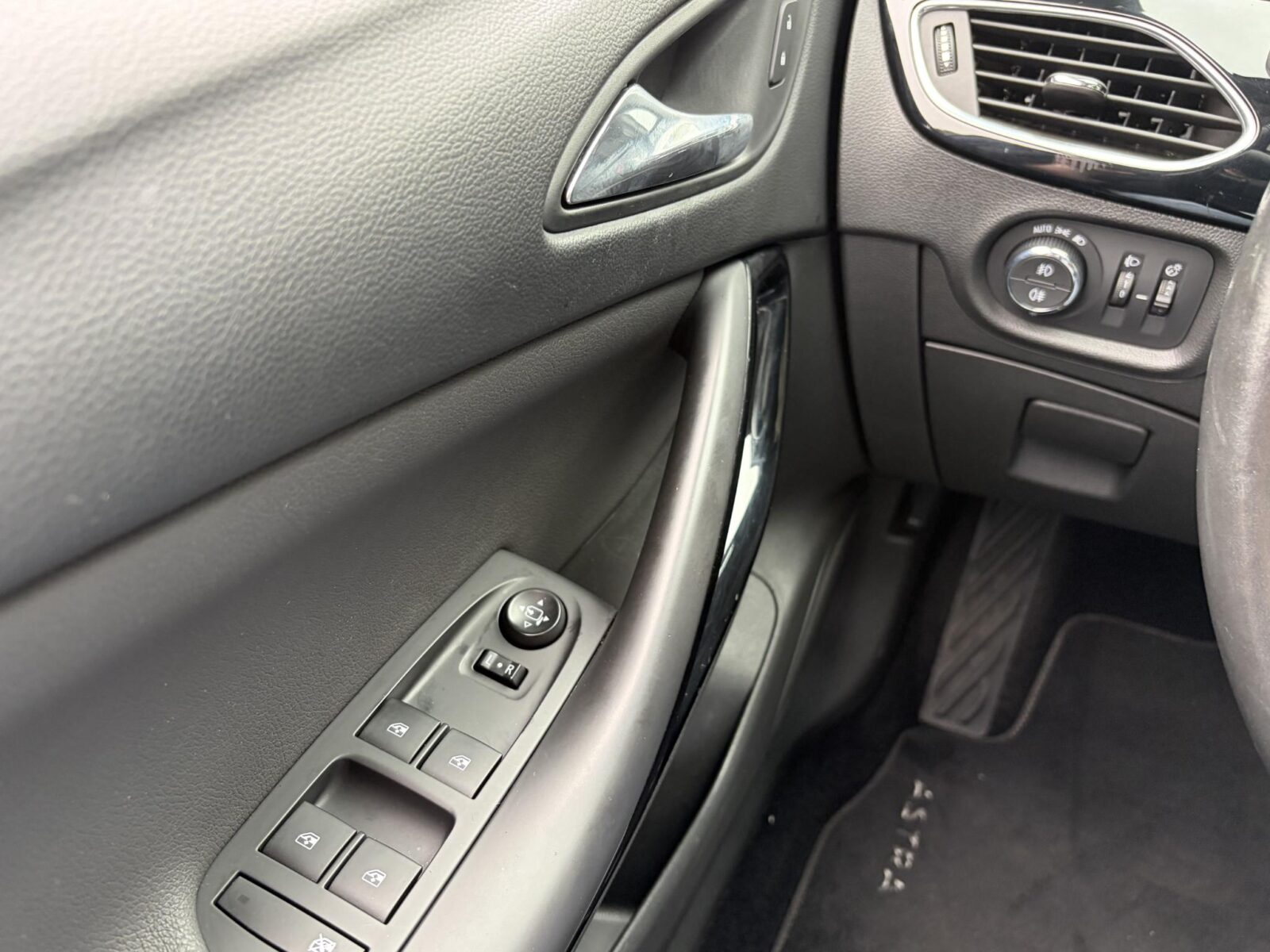 Opel Astra - Foto 24