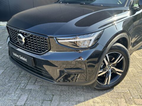Volvo XC40 2.0 B4 Plus Dark