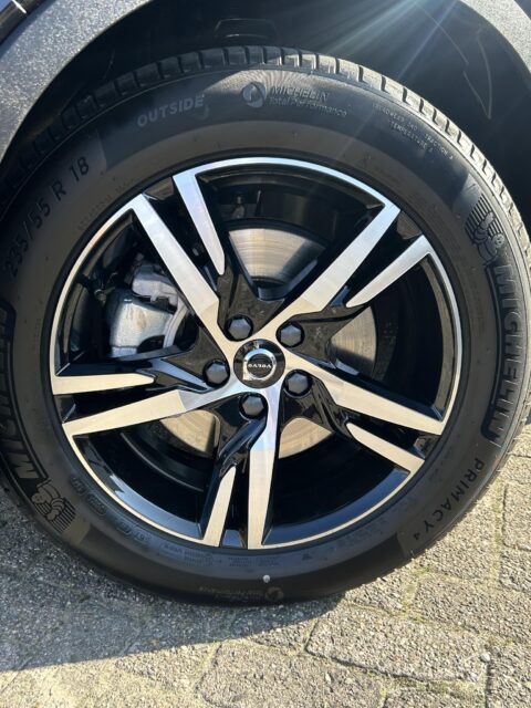 Volvo XC40 2.0 B4 Plus Dark