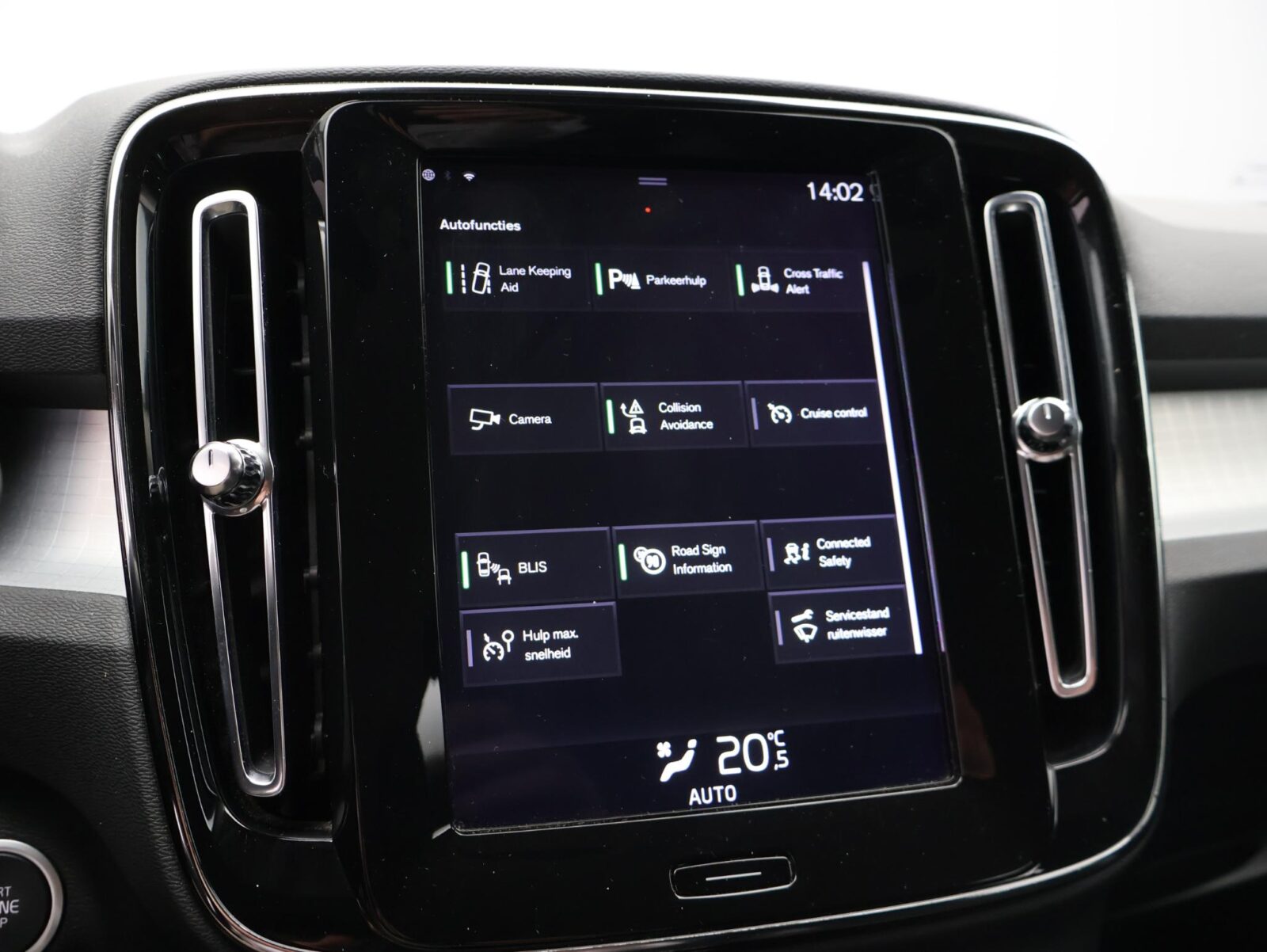 Volvo XC40 - Foto 15