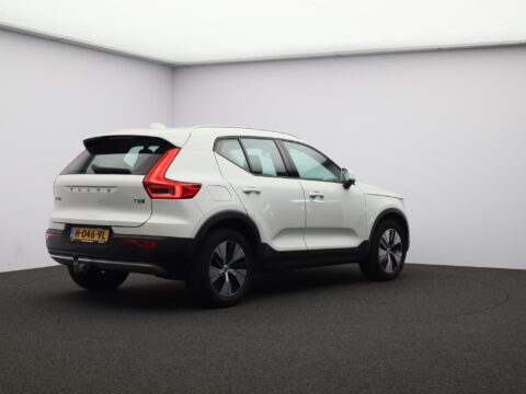 Volvo XC40 T5 Twin Engine Momentum Pro