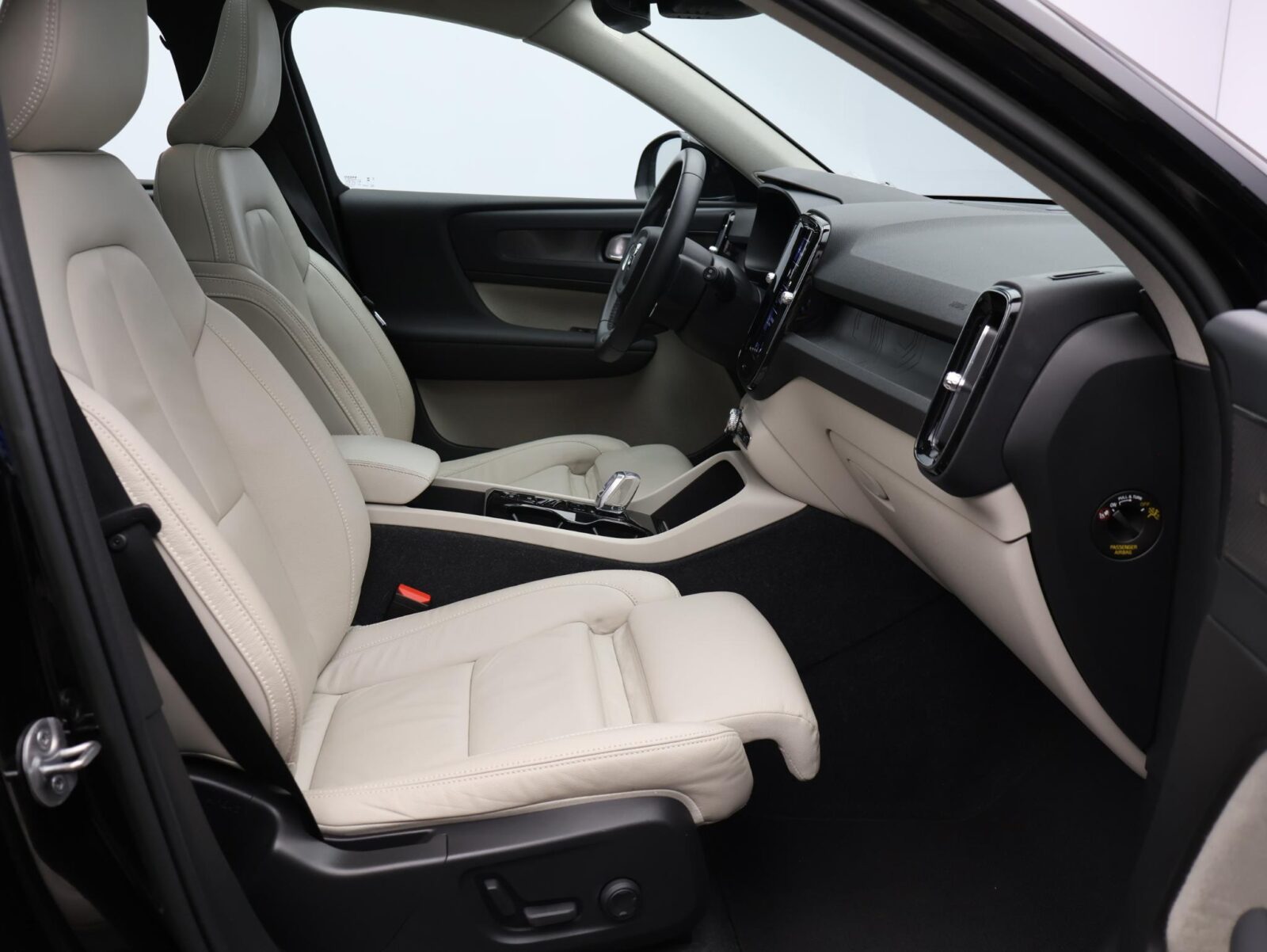Volvo XC40 - Foto 8