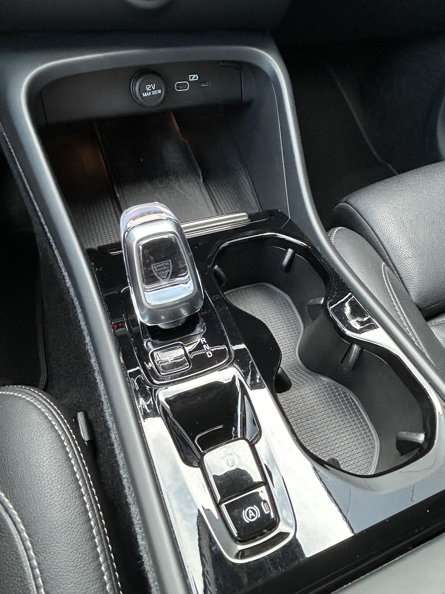 Volvo XC40 - Foto 12
