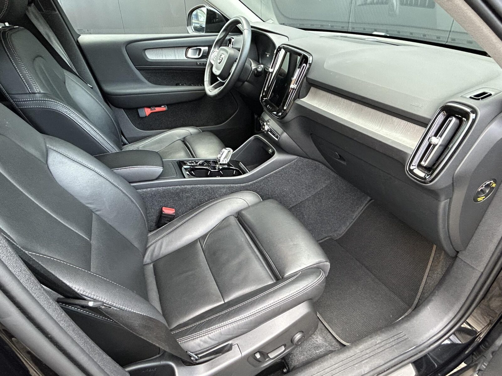 Volvo XC40 - Foto 13