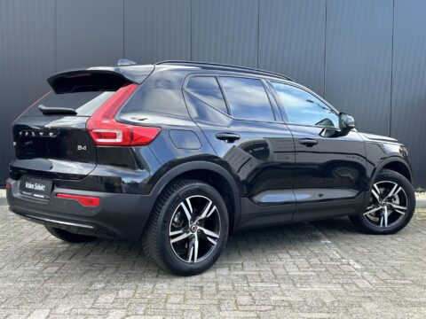 Volvo XC40 2.0 B4 Plus Dark