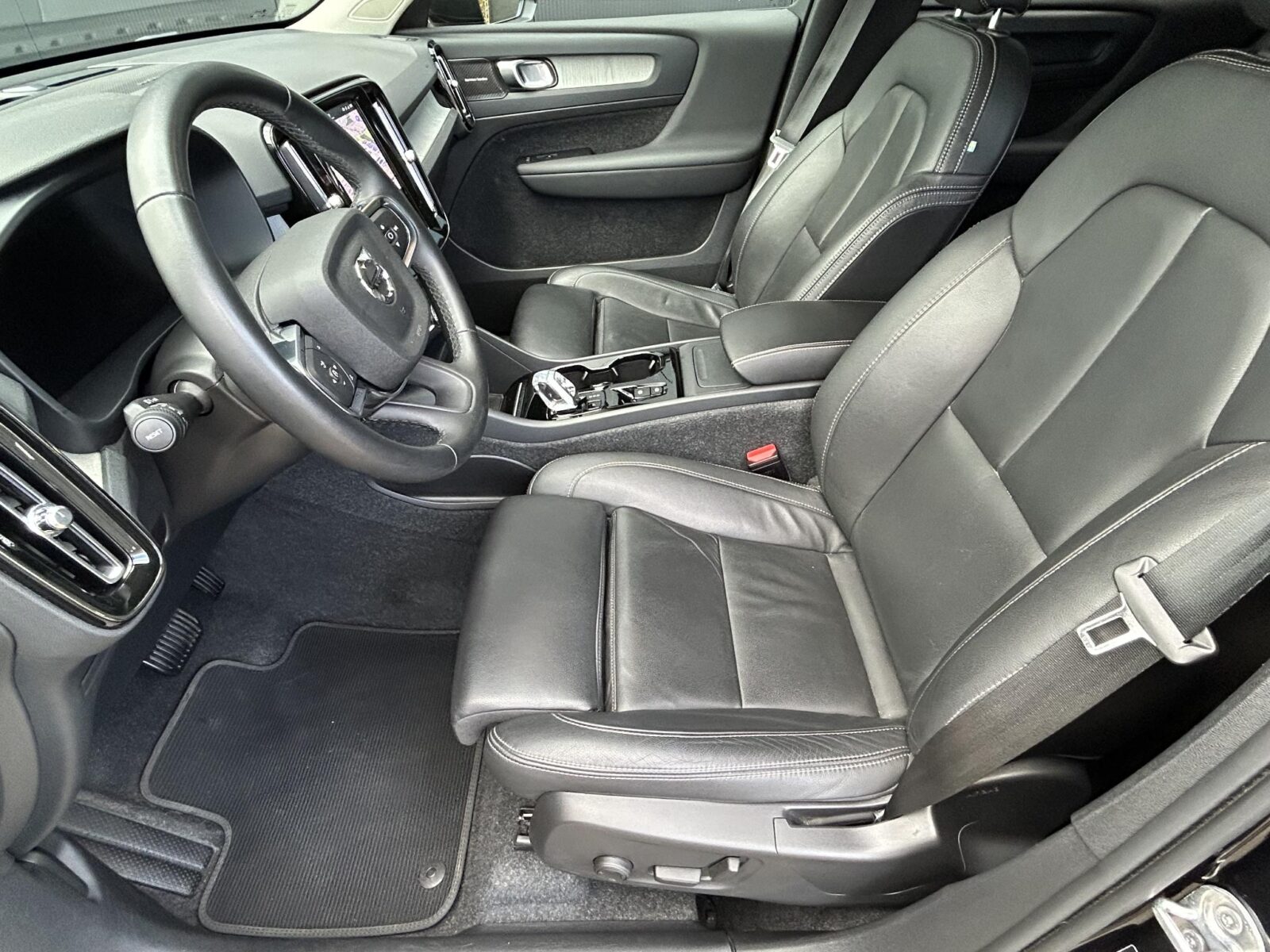 Volvo XC40 - Foto 8