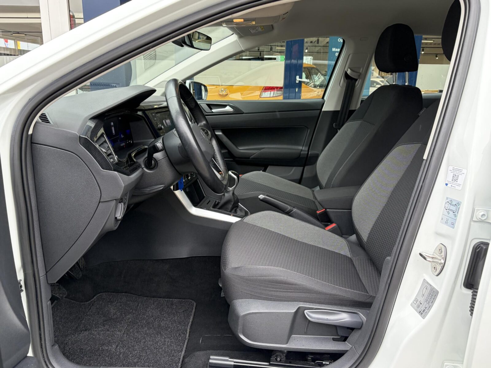 Volkswagen Polo - Foto 11
