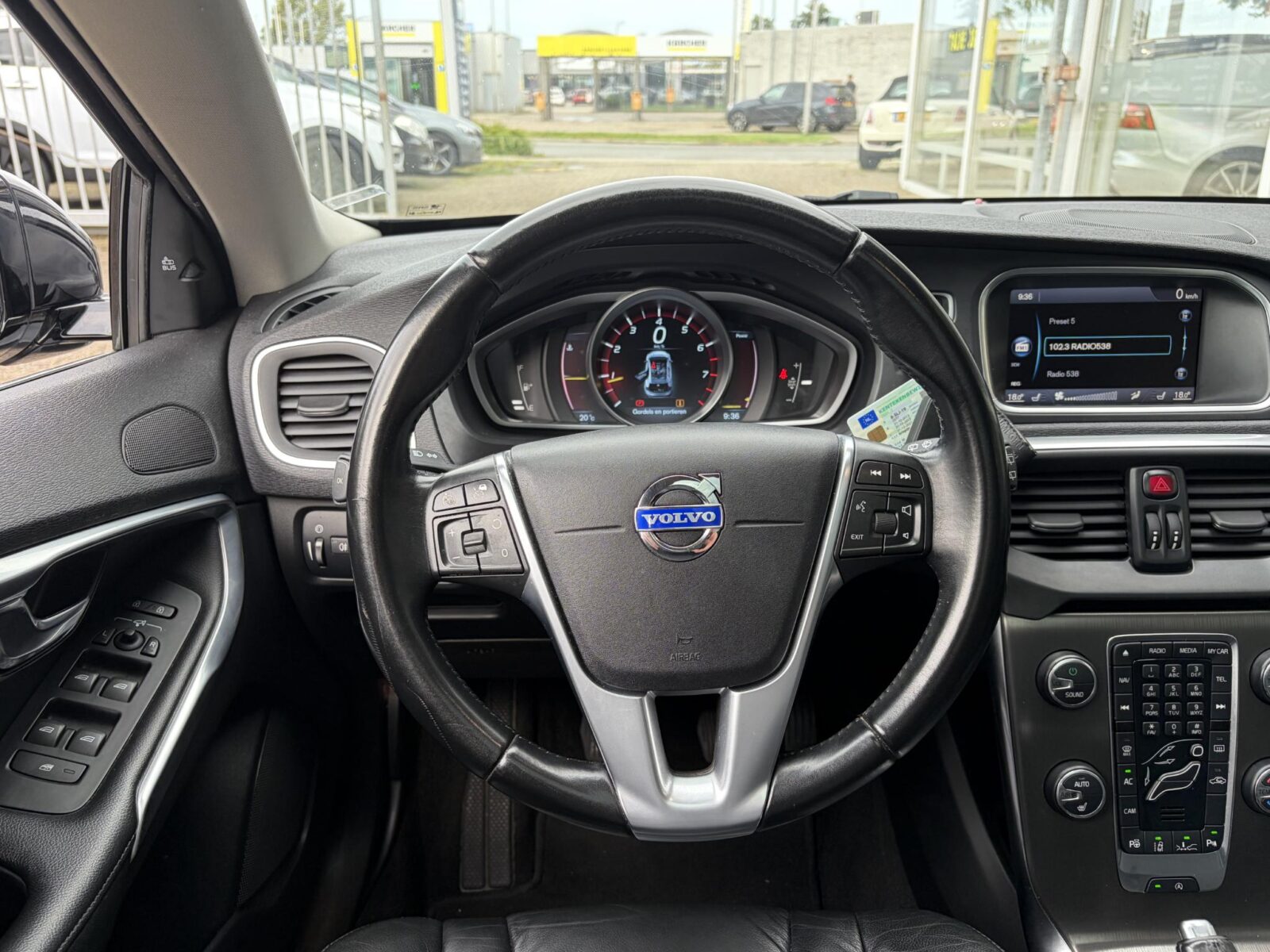 Volvo V40 - Foto 17