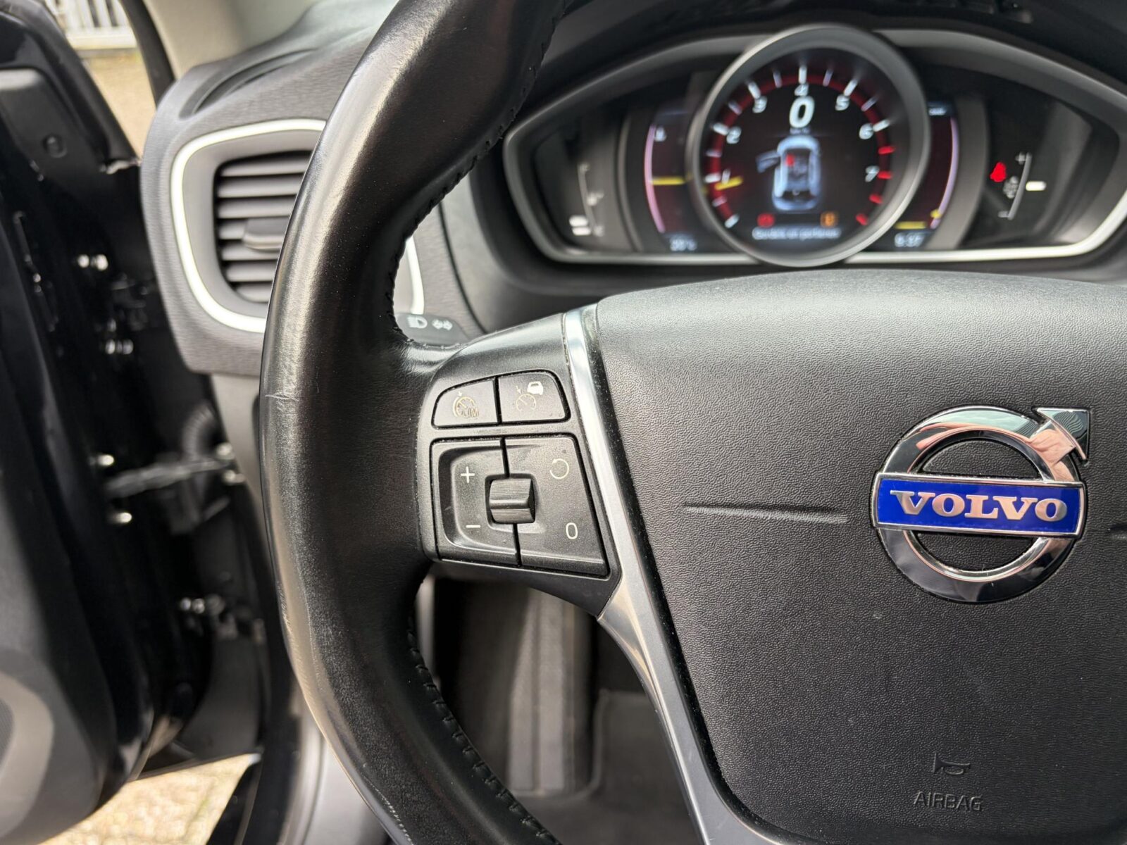 Volvo V40 - Foto 21