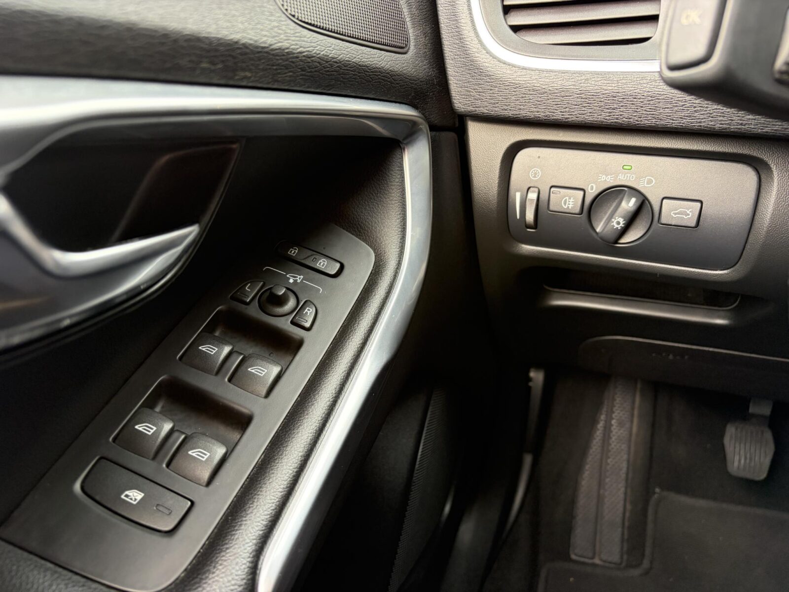 Volvo V40 - Foto 31