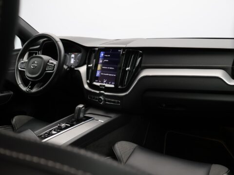 Volvo XC60 T8 AWD Recharge R-Design