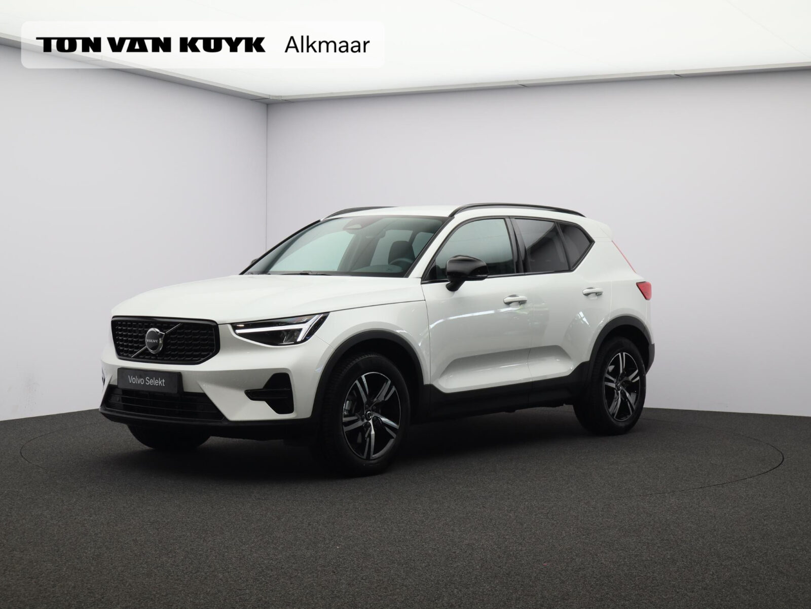 Volvo XC40 - Foto 1