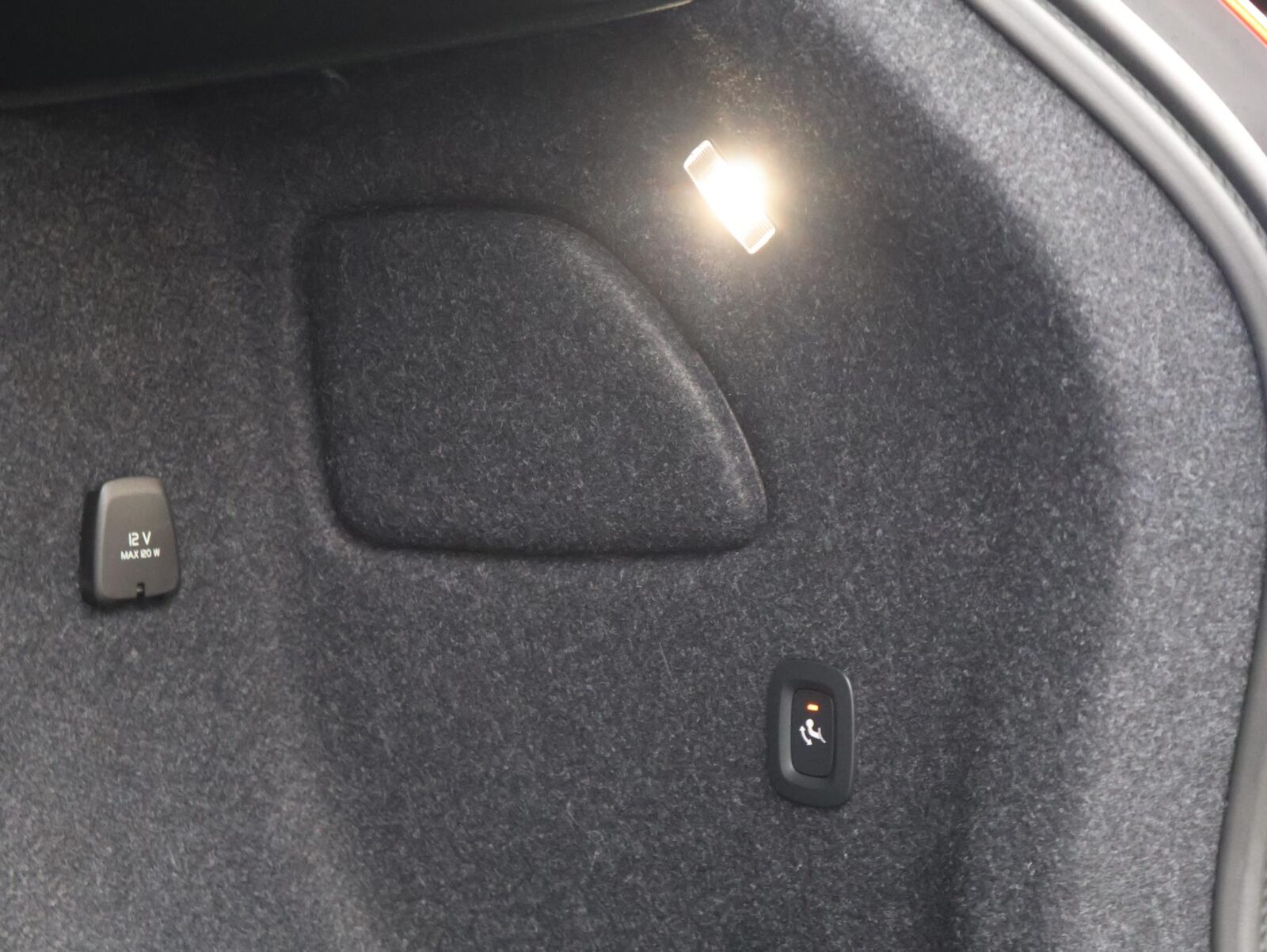 Volvo XC40 - Foto 12