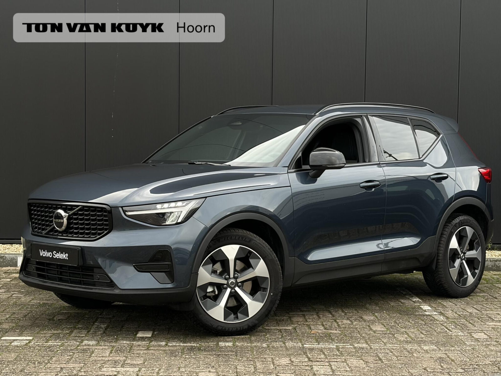 Volvo XC40 - Foto 1