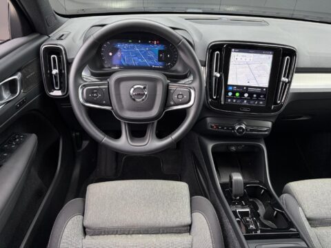 Volvo XC40 2.0 B4 Plus Dark