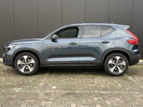 Volvo XC40 2.0 B4 Plus Dark