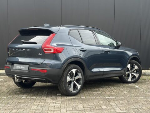 Volvo XC40 2.0 B4 Plus Dark