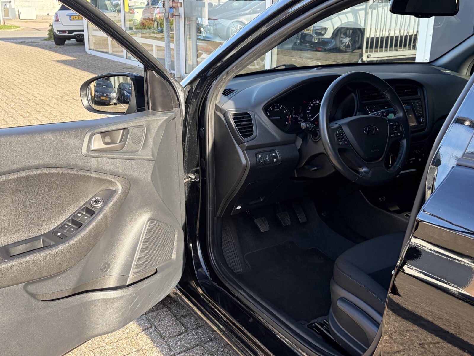 Hyundai i20 - Foto 10