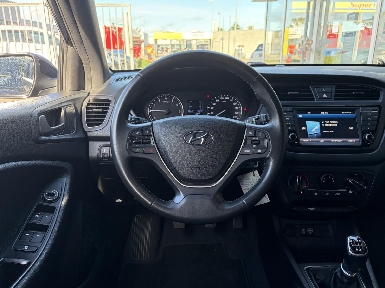 Hyundai i20 - Foto 15