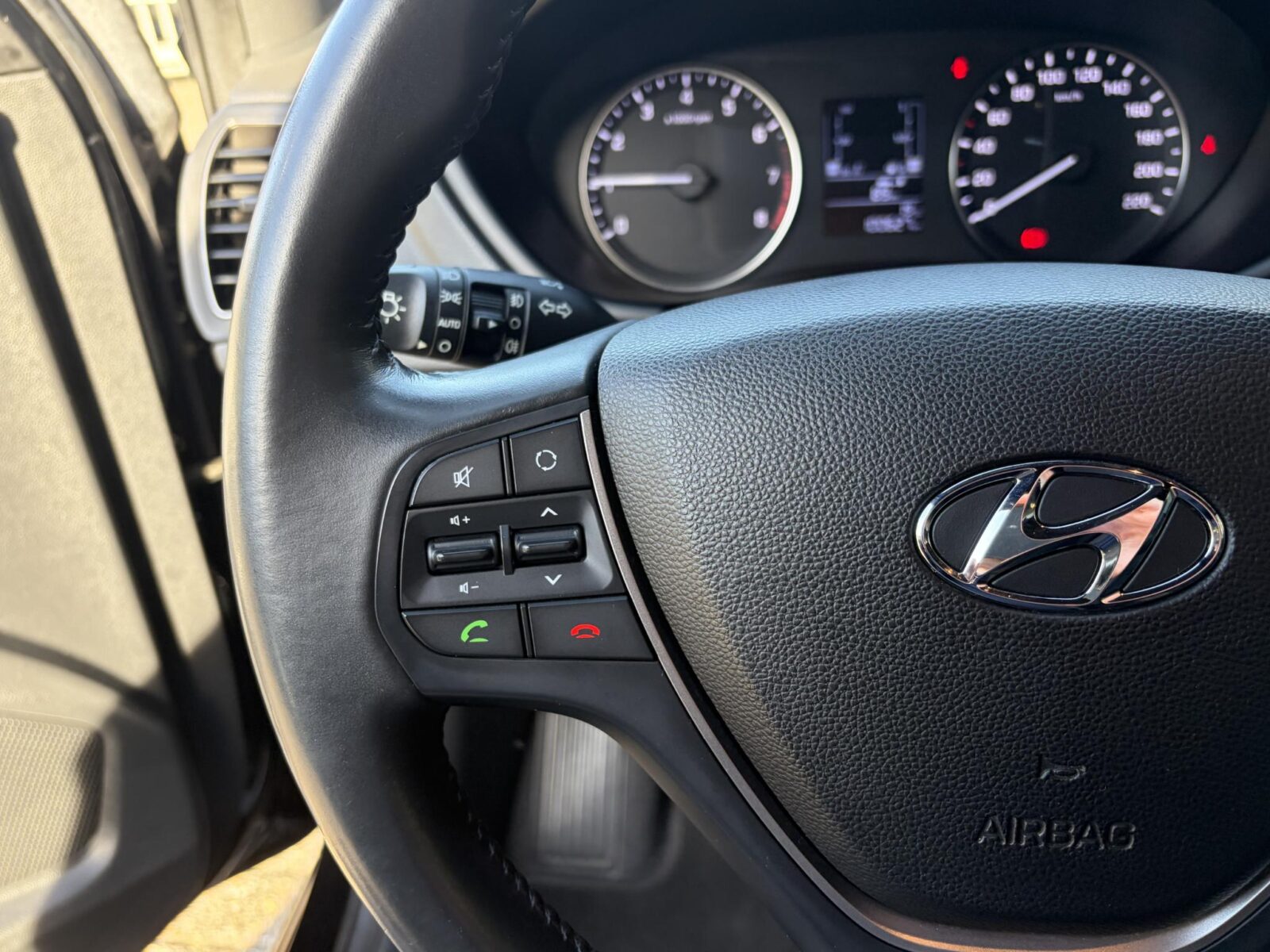 Hyundai i20 - Foto 19