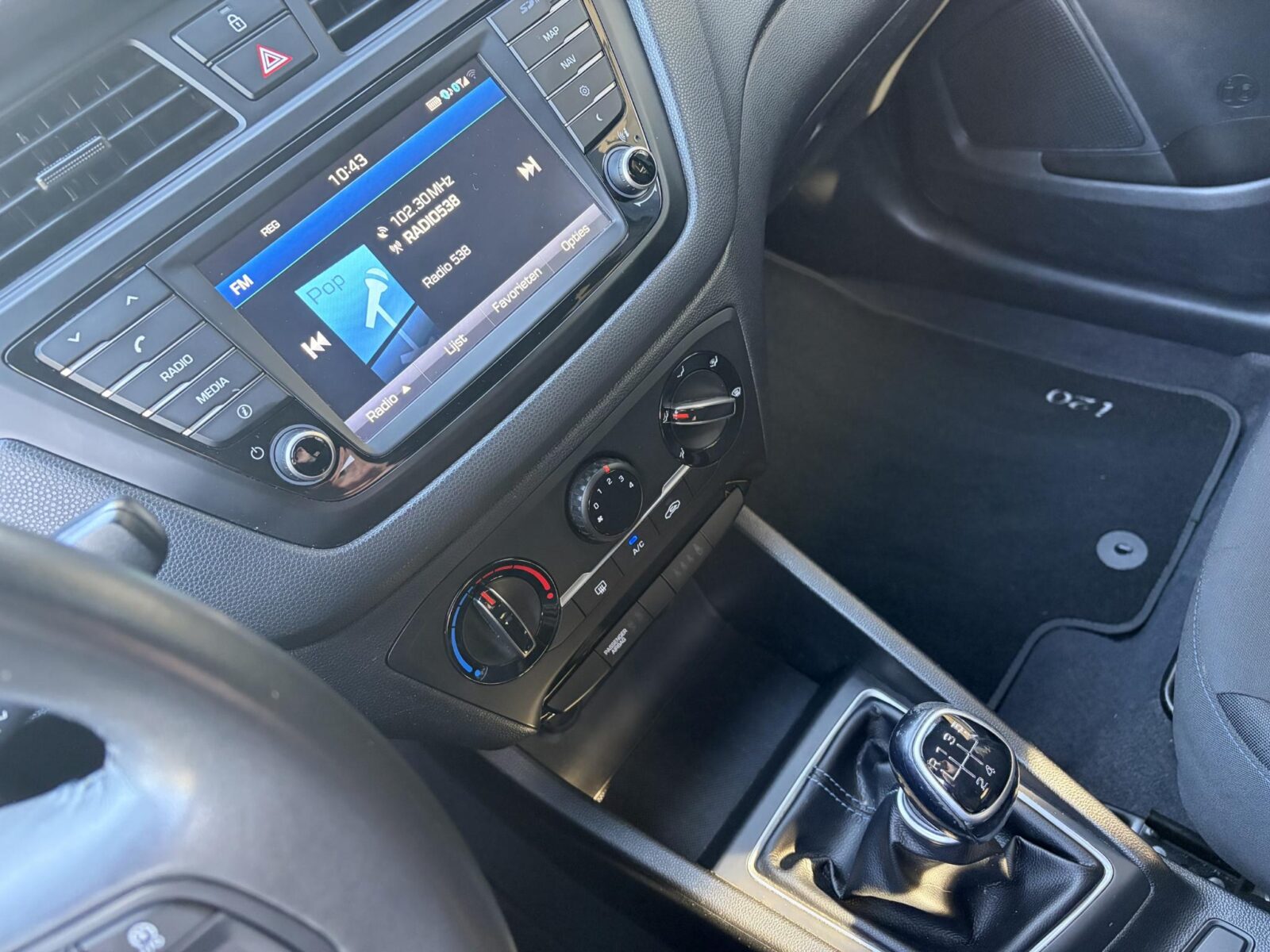 Hyundai i20 - Foto 27
