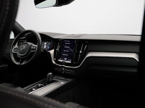 Volvo XC60 B5 250PK Mild Hybrid R-Design