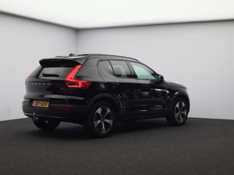 Volvo XC40 2.0 B4 Plus Dark