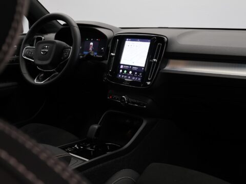 Volvo XC40 2.0 B4 Plus Dark