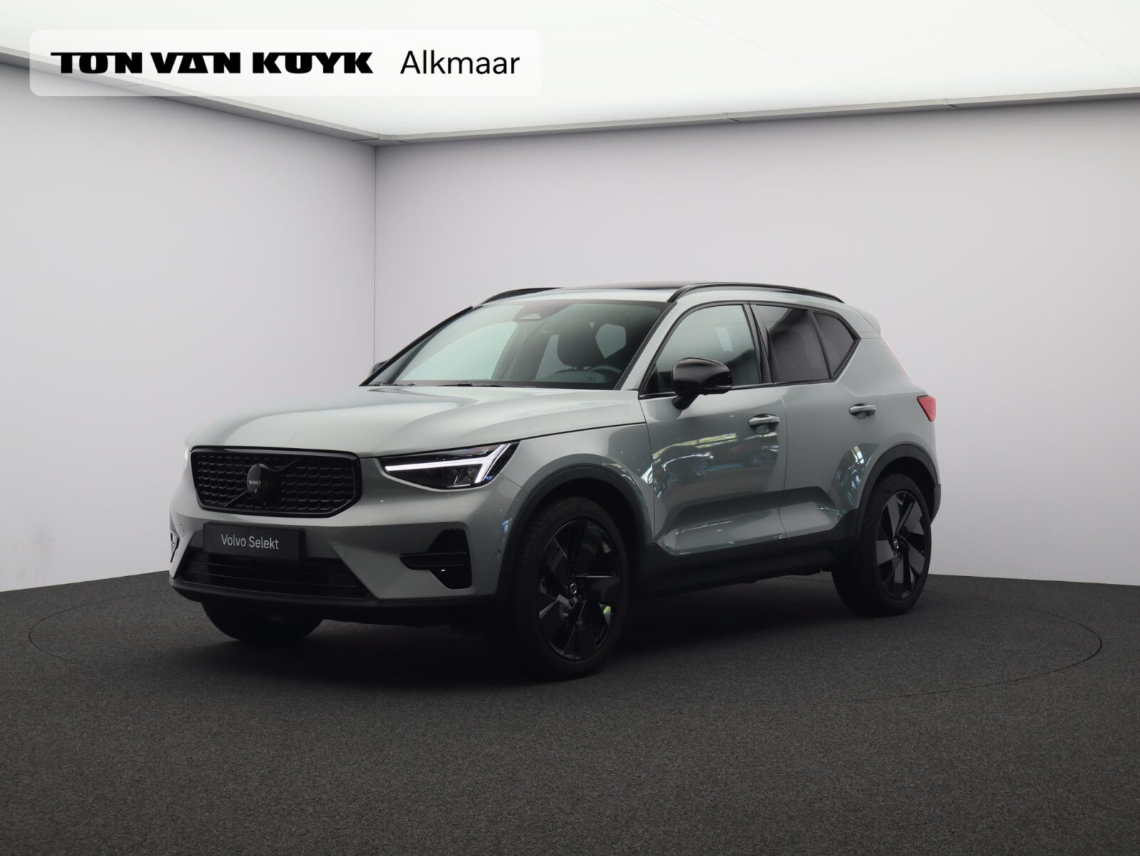 Volvo XC40 - Foto 1