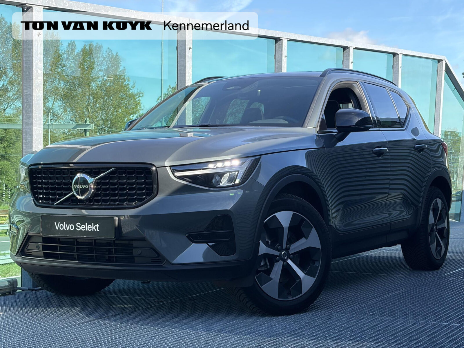 Volvo XC40 - Foto 1
