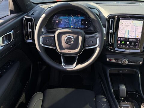 Volvo XC40 2.0 B4 Plus Dark
