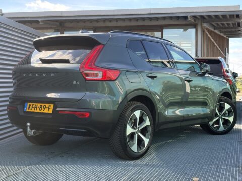 Volvo XC40 2.0 B4 Plus Dark