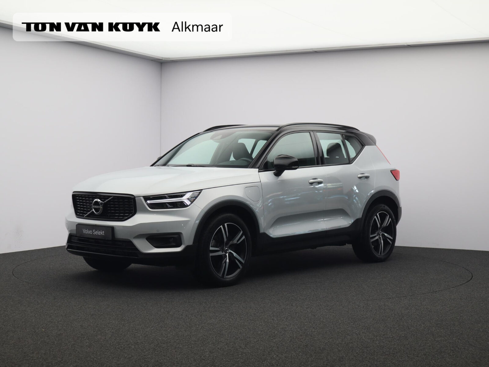Volvo XC40 - Foto 1