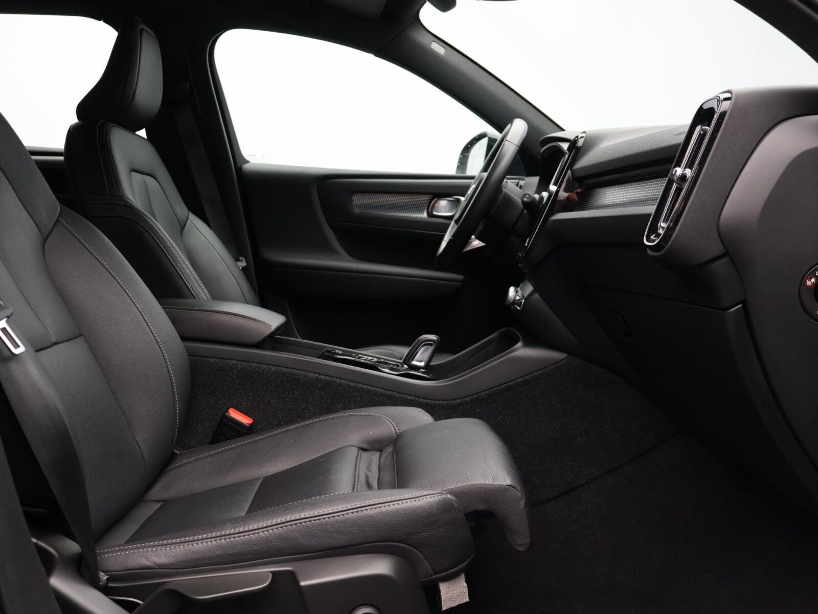 Volvo XC40 - Foto 10