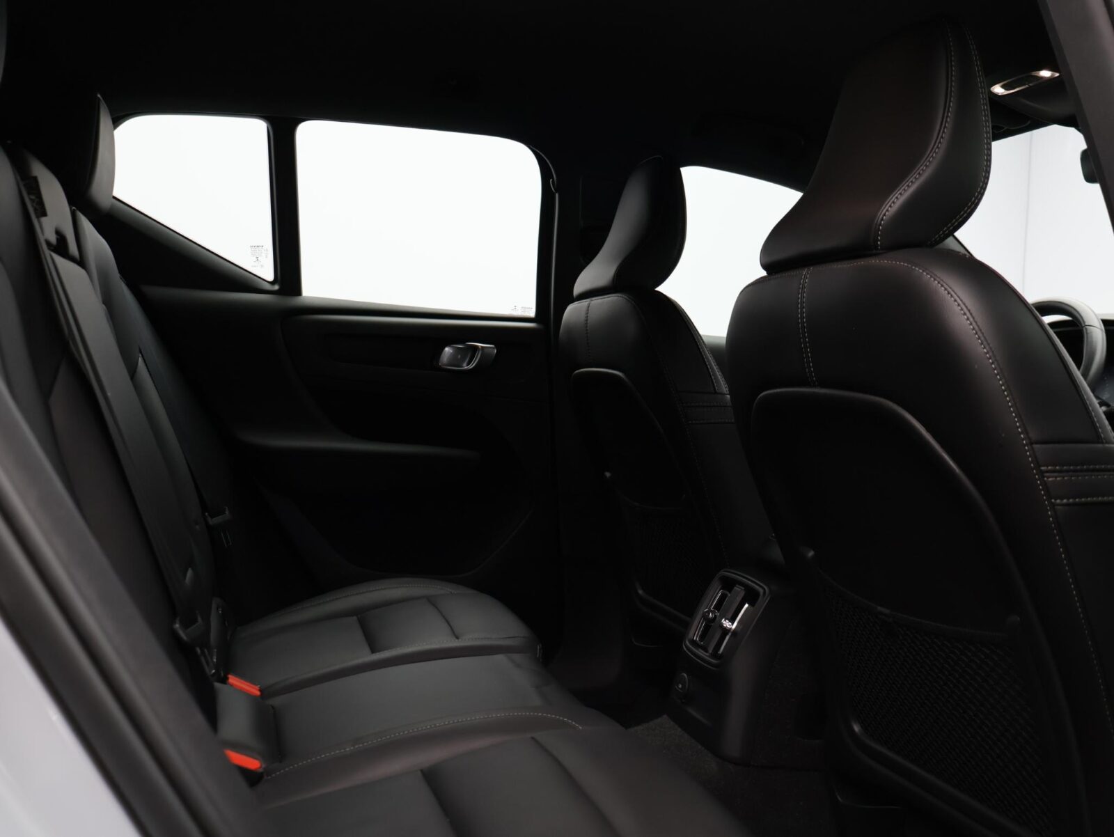 Volvo XC40 - Foto 11