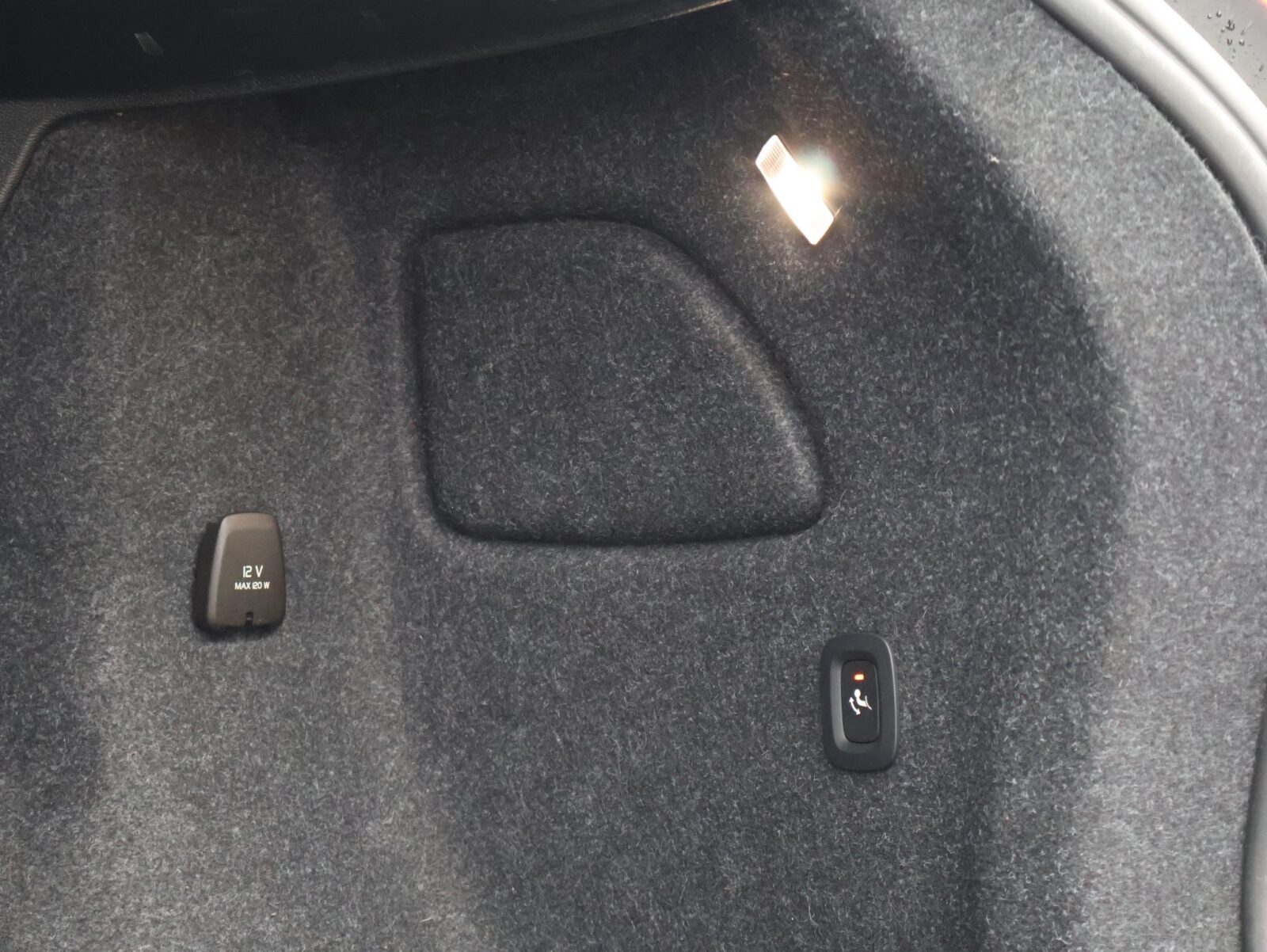 Volvo XC40 - Foto 17