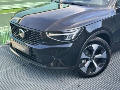 Volvo XC40 2.0 B4 Plus Dark