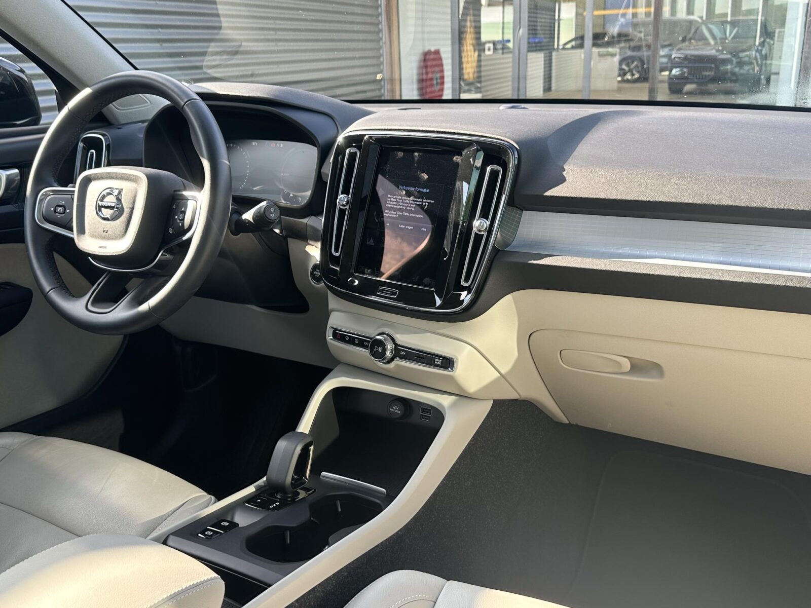 Volvo XC40 - Foto 3