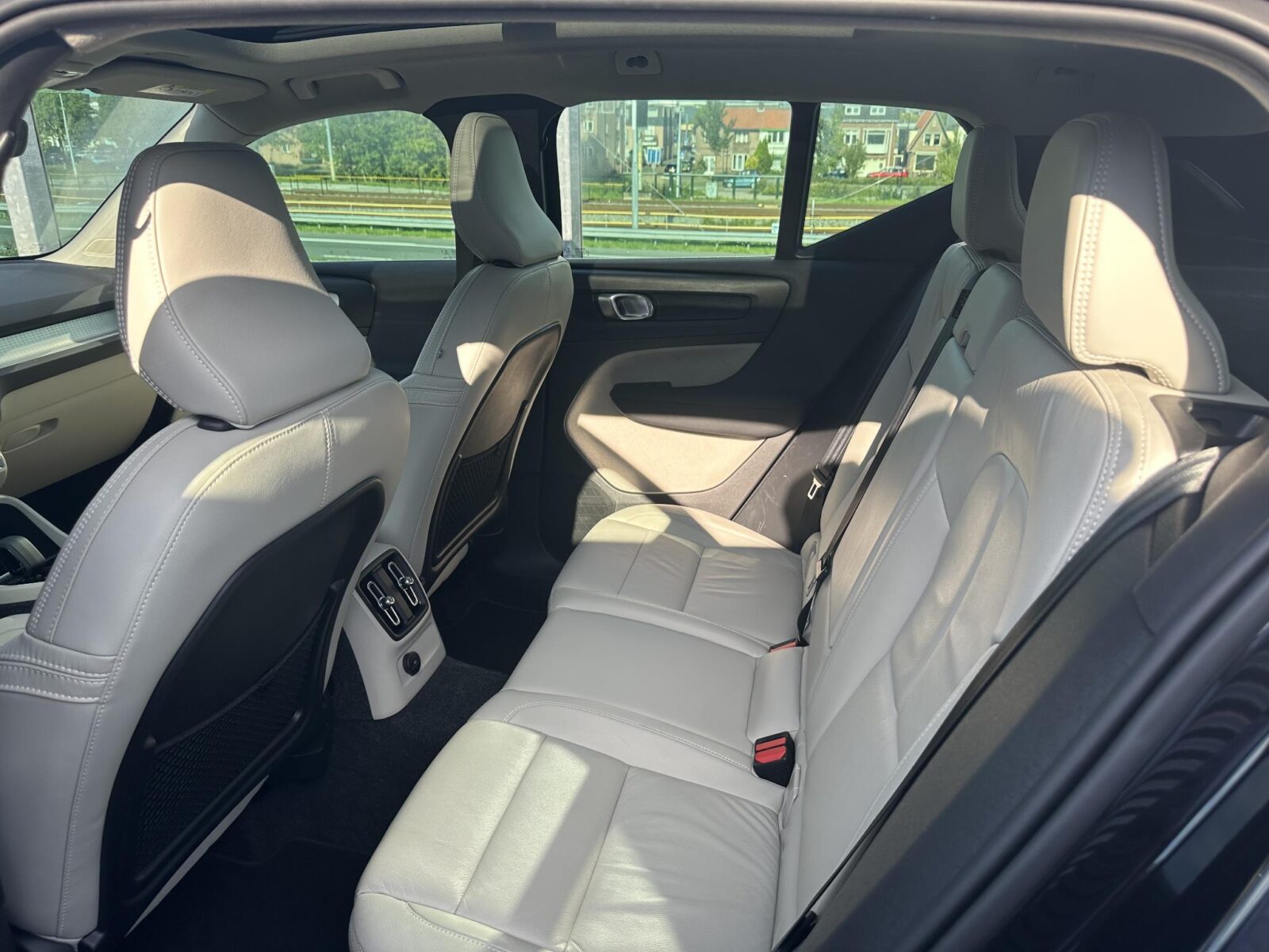 Volvo XC40 - Foto 8