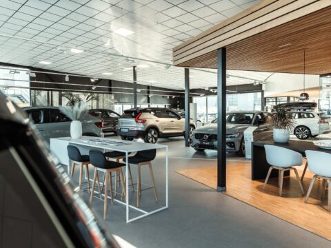 Volvo V60 2.0 T8 Plug-in hybrid AWD Plus Dark