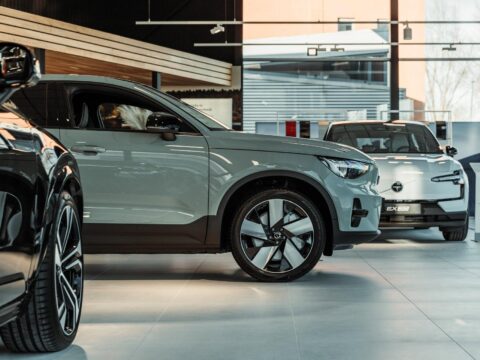 Volvo V60 2.0 T8 Plug-in hybrid AWD Plus Dark