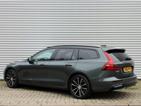 Volvo V60 2.0 T8 Plug-in hybrid AWD Plus Dark