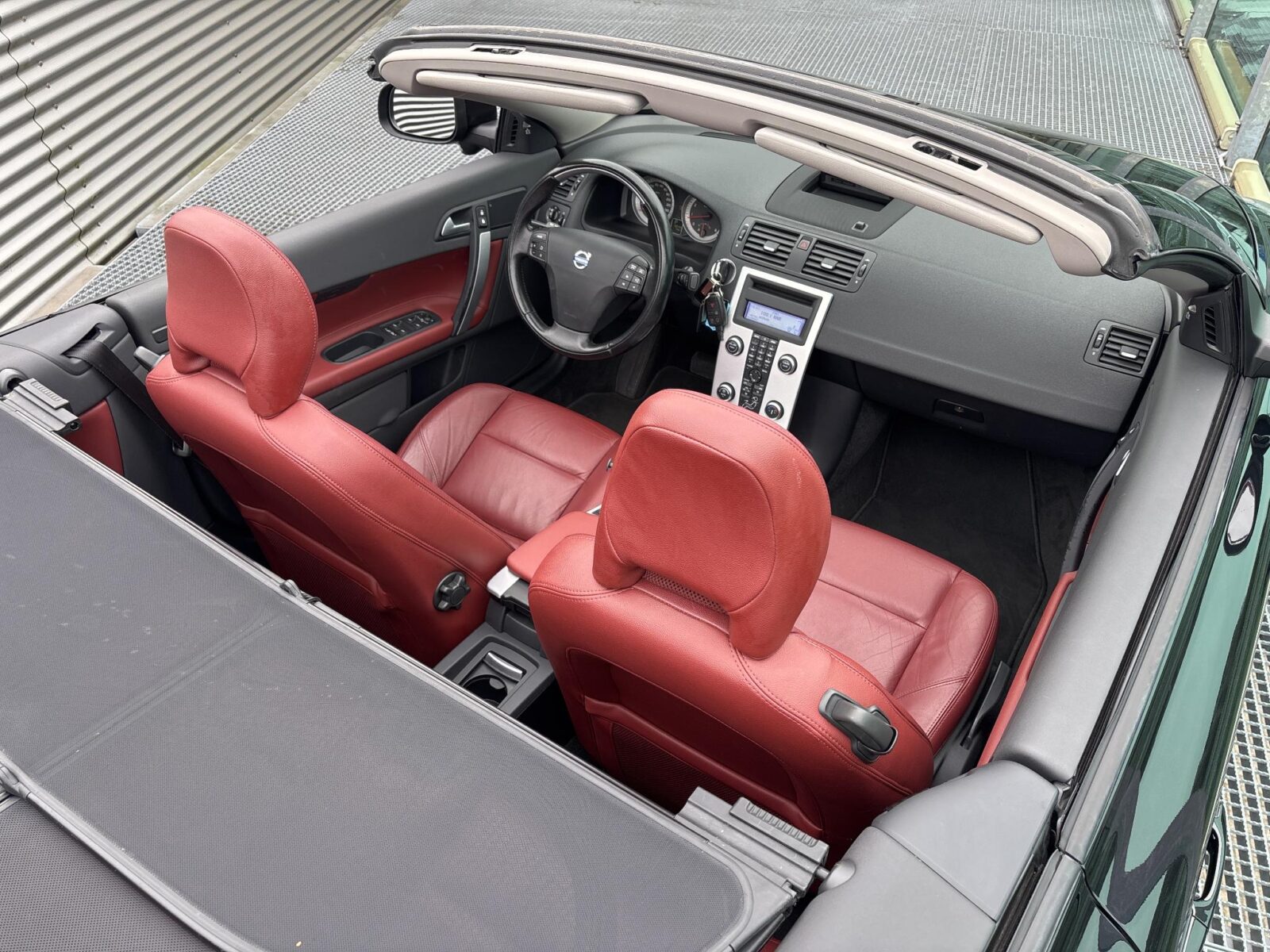 Volvo C70 - Foto 18