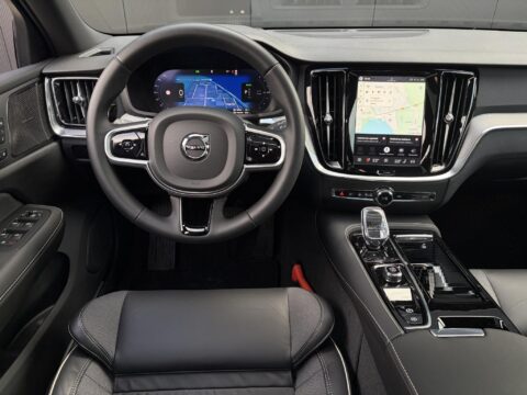 Volvo V60 2.0 T8 Plug-in hybrid AWD Plus Dark