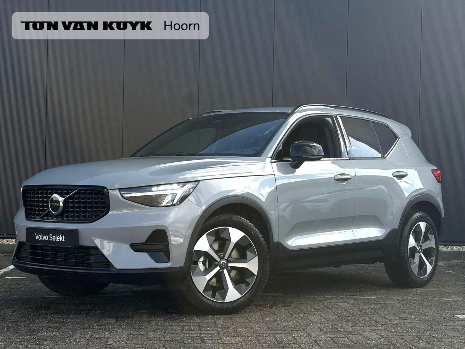 Volvo XC40 - Foto 1