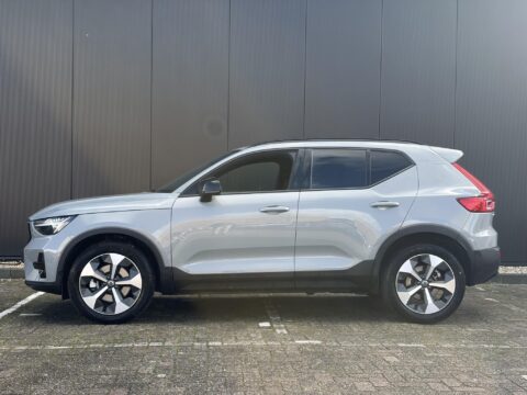 Volvo XC40 2.0 B4 Plus Dark