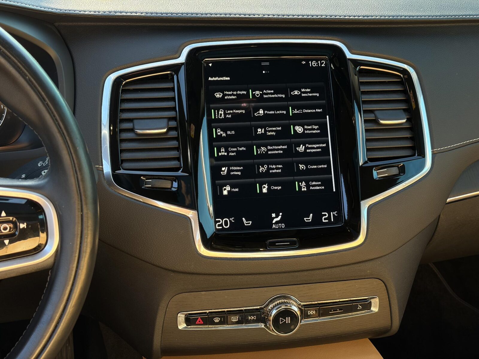 Volvo XC90 - Foto 20