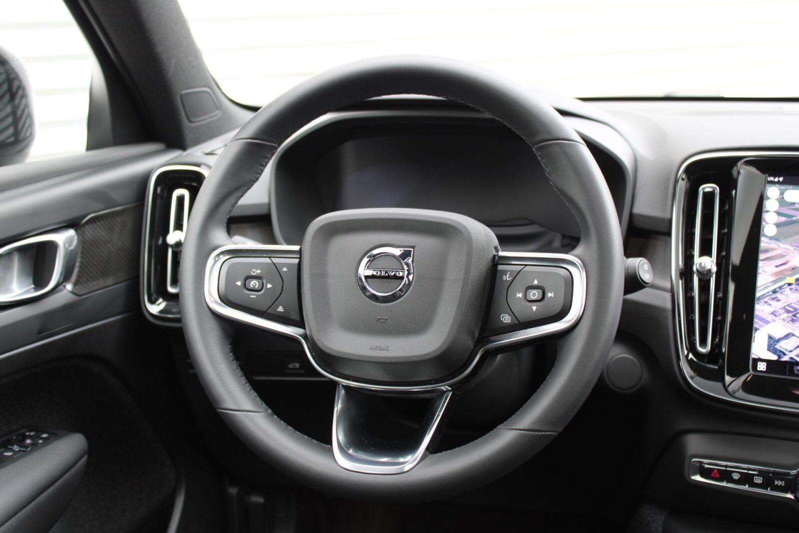 Volvo XC40 - Foto 10