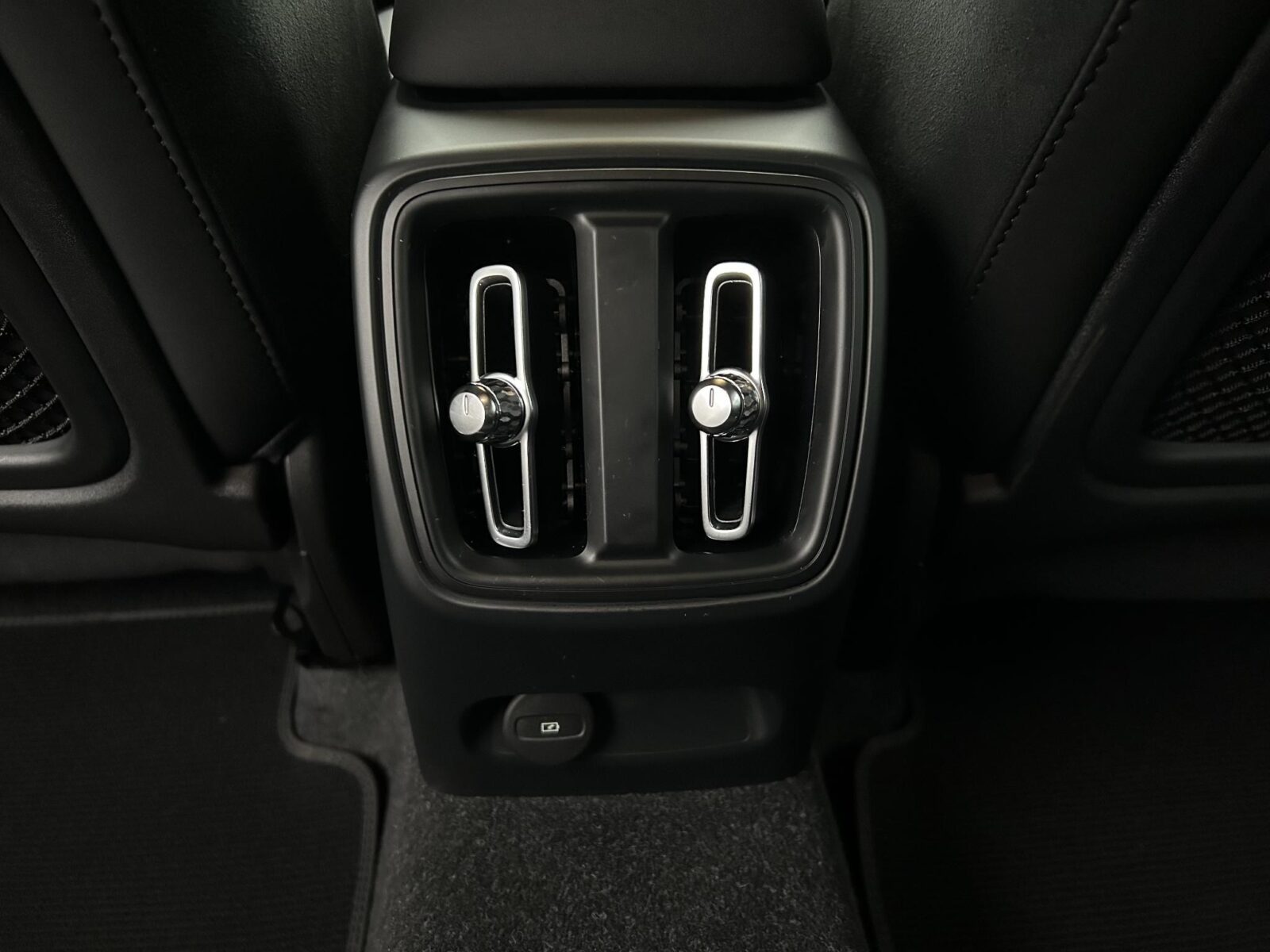 Volvo XC40 - Foto 17